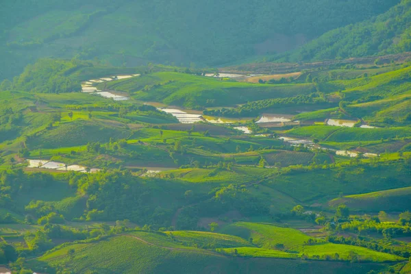 Bela vista aérea de colinas em rural — Fotografia de Stock