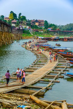 Uzun ahşap Pzt Köprüsü ile geçici ahşap köprü hasar