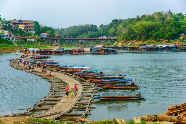Uzun ahşap Pzt Köprüsü ile geçici ahşap köprü hasar