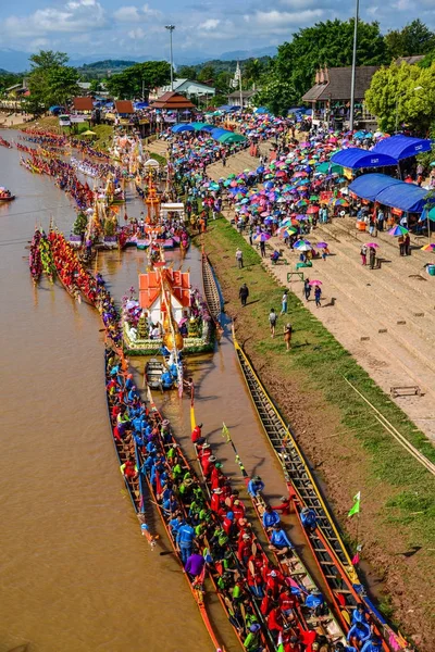 Tay geleneksel uzun tekne yarışı