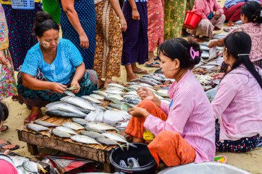 resh pazar satıcı ve alıcılar satmak ve taze satın buluştuğu,