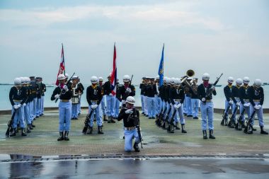 Tay Donanma demonstating süslü matkap uluslararası filo inceleme