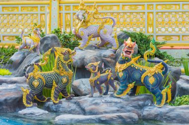 Bangkok, Tayland - 25 Aralık 2017: yaratık heykel Sanam Luang, Bangkok, Tayland Kraliyet krematoryum Kral Rama IX sergide süslemeleri,