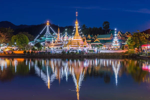 Chnong Kham, Buddhist beautiful temple, myanmar style — Stock Photo, Image