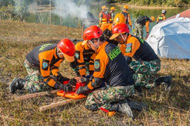Takım preaparing için hastanede yaralı yolcu taşımak için kurtarma
