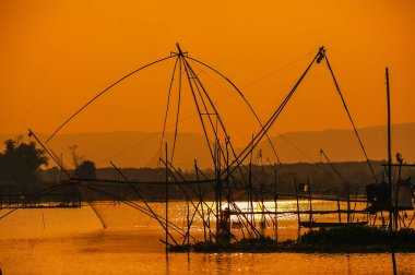 Geleneksel bambu ve ahşap balıkçılık araçları Bataklığı '