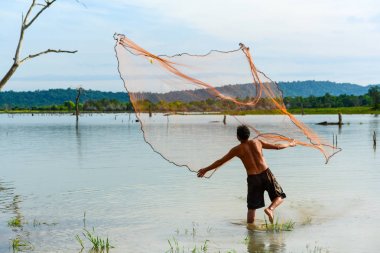 Geleneksel Balıkçılık Balık için net döküm balıkçı