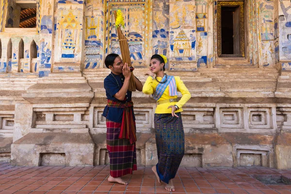 Thai northeastern traditional dancing with music — Stock Photo, Image