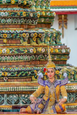 Ramayana destanında Khon performansı