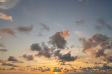 güzel ve renkli gökyüzü 