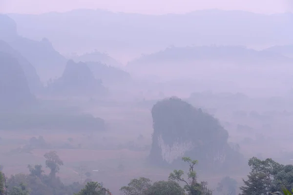 Prachtige ochtend uitzicht op Phulangka — Stockfoto