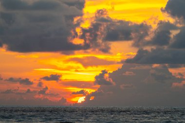 güzel ve renkli gökyüzü 