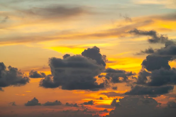 Un ciel magnifique et coloré — Photo