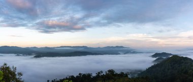 Panorama, Ayersweng 'de güzel bir sis denizi manzarası var.