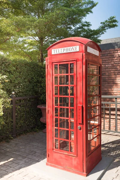 Scatola telefonica rossa vintage . — Foto Stock