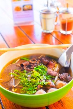 Sığır şehriye çorbası.