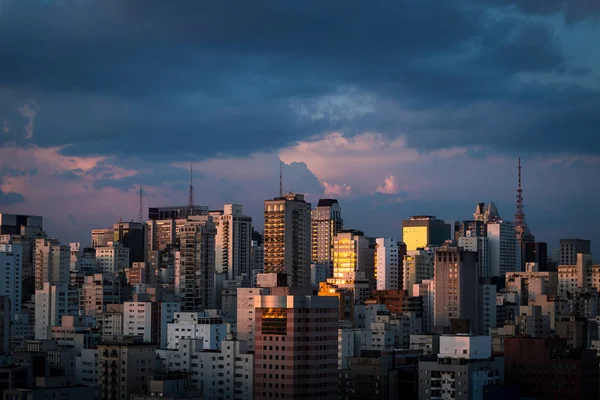 Sao Paulo o zachodzie słońca — Zdjęcie stockowe