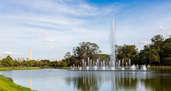 Ibirapuera Fountain, Sao Paulo. — 图库照片