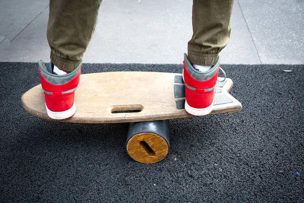 Equilibrio di allenamento atletico per sport come surf e skateboard — Foto Stock