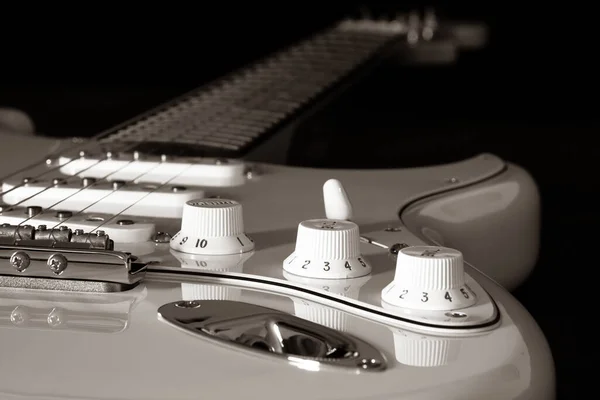 Detail Der Gitarre Auf Schwarzem Hintergrund — Stockfoto