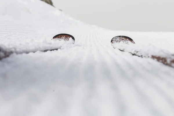 Skiausrüstung. Skifahrer bereit für die Abfahrt. — Stockfoto