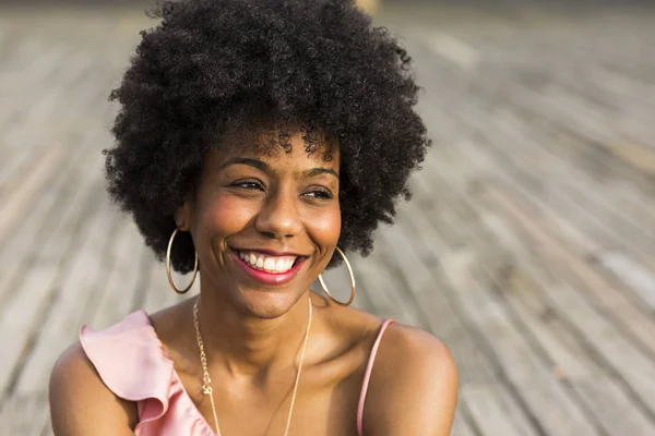 Close up portrait of  a Happy young beautiful afro american woma — Stok Foto