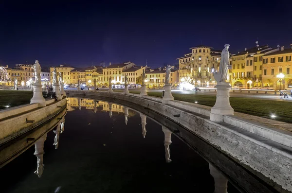 Prato della valle gece