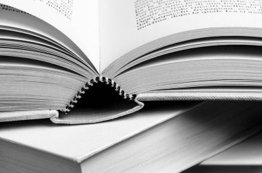 açık bir kitap yakın çekim