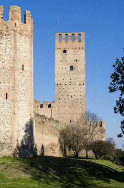 ortaçağ duvarları