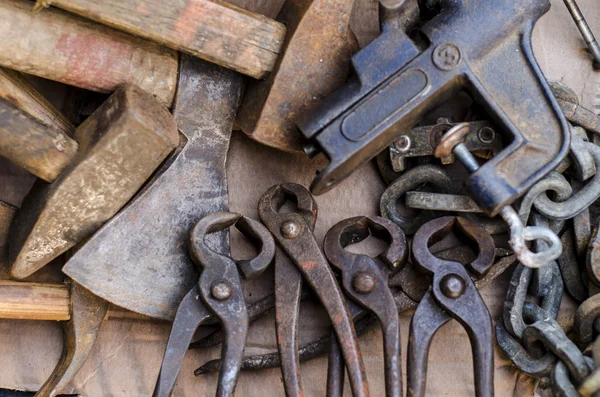 bir kutu içinde bir çalışma aracı