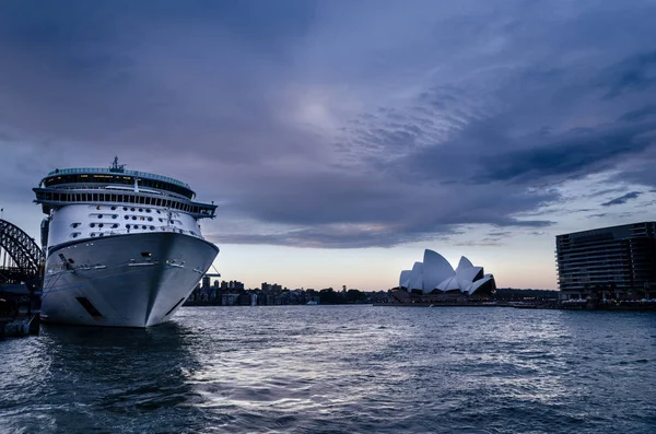 Cruiseschip in sydney — Stockfoto