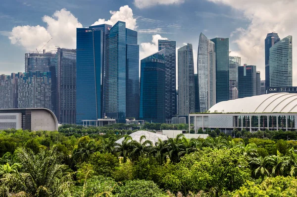 日の間にシンガポールのスカイライン — ストック写真