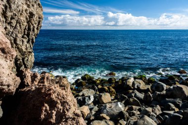 terceria kayalıklar ile deniz manzarası