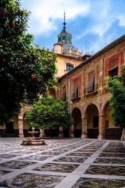 El bombasındaki iç avlu manzarası. İspanya