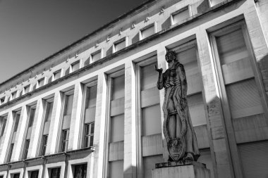 Coimbra şehrindeki üniversitenin yeni binasının detayları.