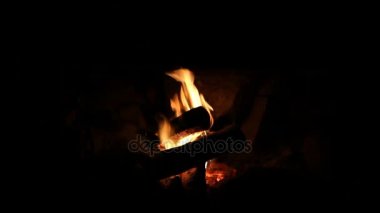 Küçük rahat kamp ateşi