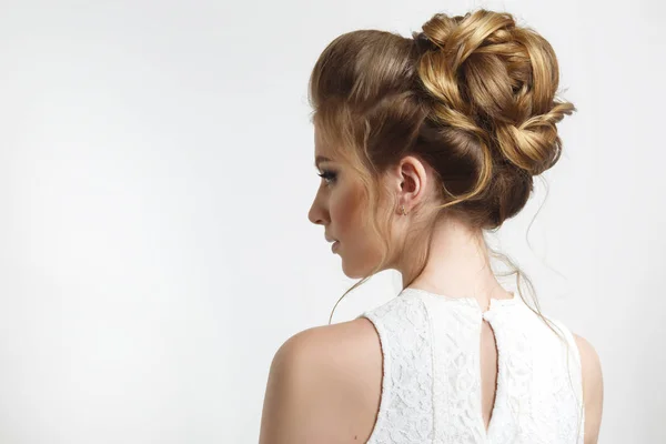 Penteado Casamento Elegante Uma Noiva Bonita Perfil — Fotografia de Stock