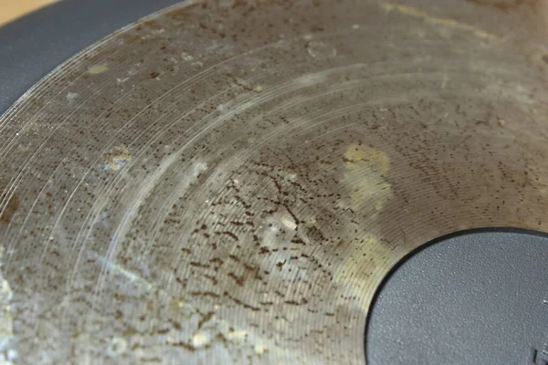 Tavanın arkası kirli.