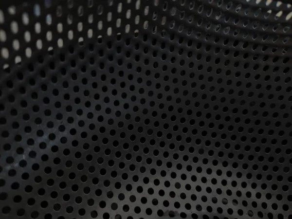 Deliklerle dolu kara yüzey
