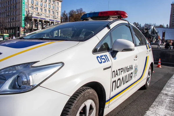 Polícia de patrulha ucraniana carro proteção Ucrânia Kiev 26.12.2019 — Fotografia de Stock