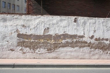 Peeling ile hasarlı duvar