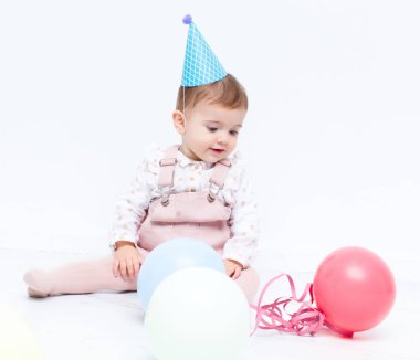 Balonlu bebek doğum günü partisi