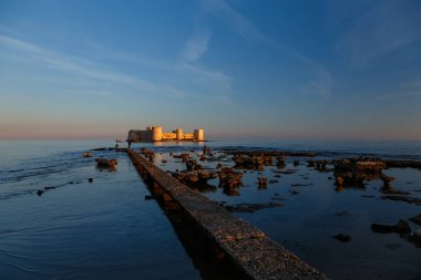 Deniz Köprüsü ile eski kale