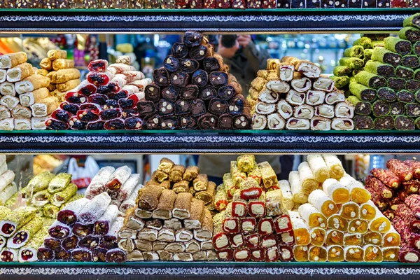Tyrkisk godteri på et marked – stockfoto