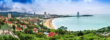 Qingdao şehir manzarası ve ufuk çizgisi
