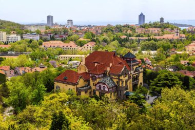 Qingdao şehir manzarası ve ufuk çizgisi