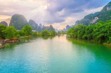 Lijiang Nehri Yulong Nehri Güzel manzara