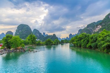 Lijiang Nehri Yulong Nehri Güzel manzara