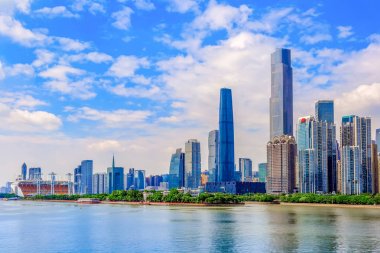 Şehrin mimari manzarası Ben ve güzel gökyüzü