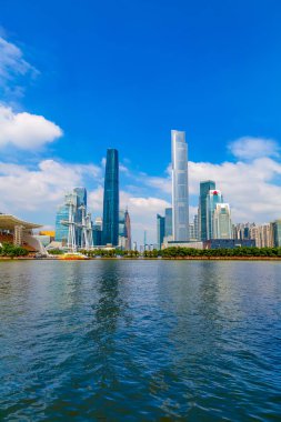 Şehrin mimari manzarası Ben ve güzel gökyüzü